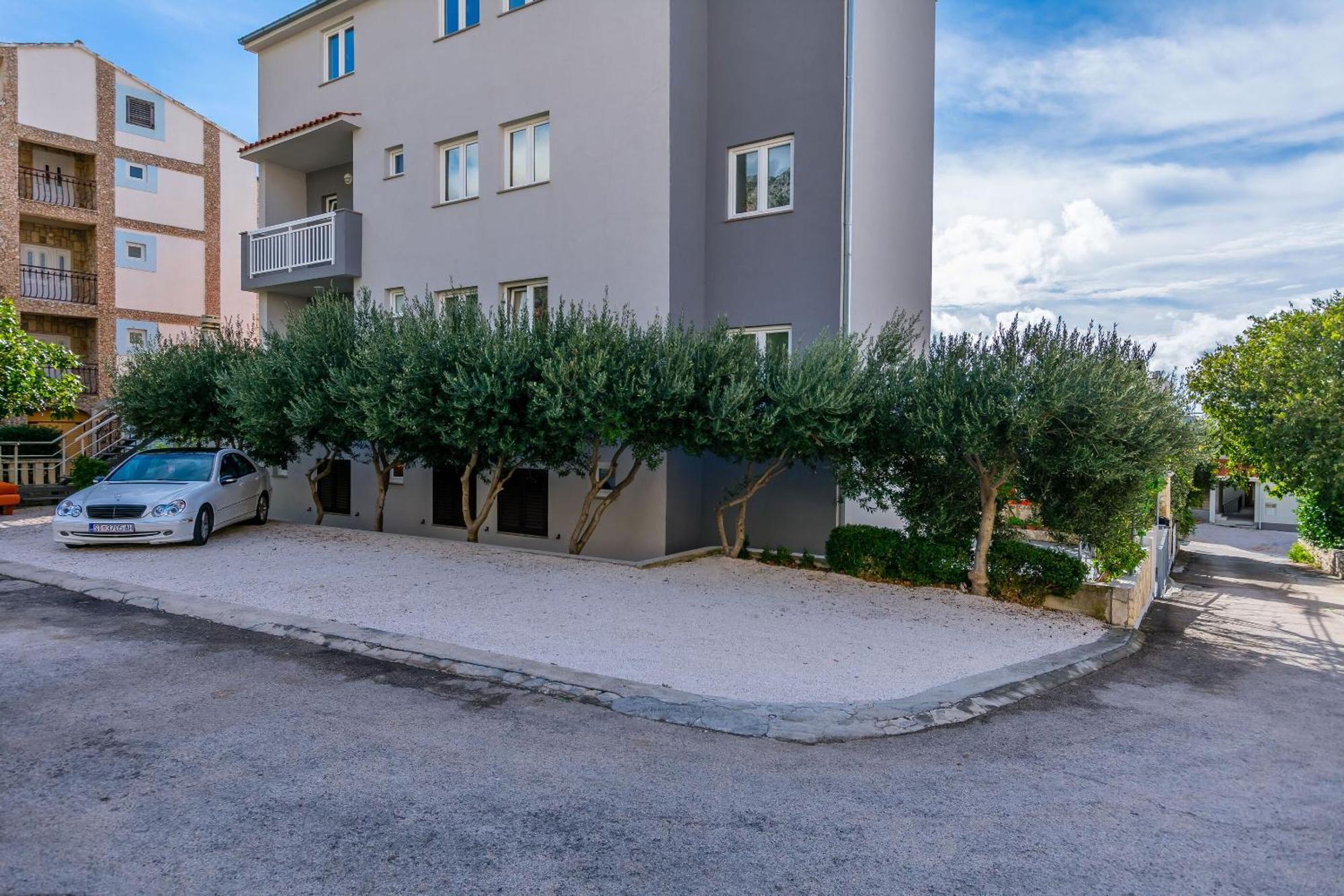 Apartments Kristina Omis Exterior photo