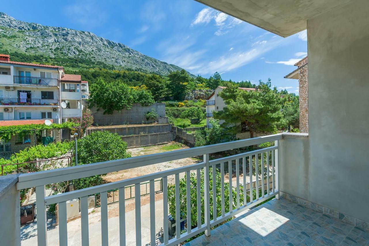 Apartments Kristina Omis Exterior photo